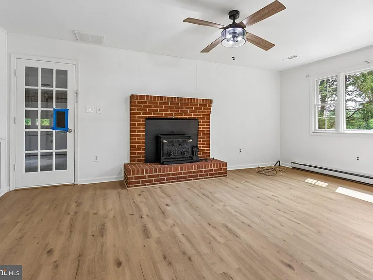 8755 Trinity Ln — Photo 11