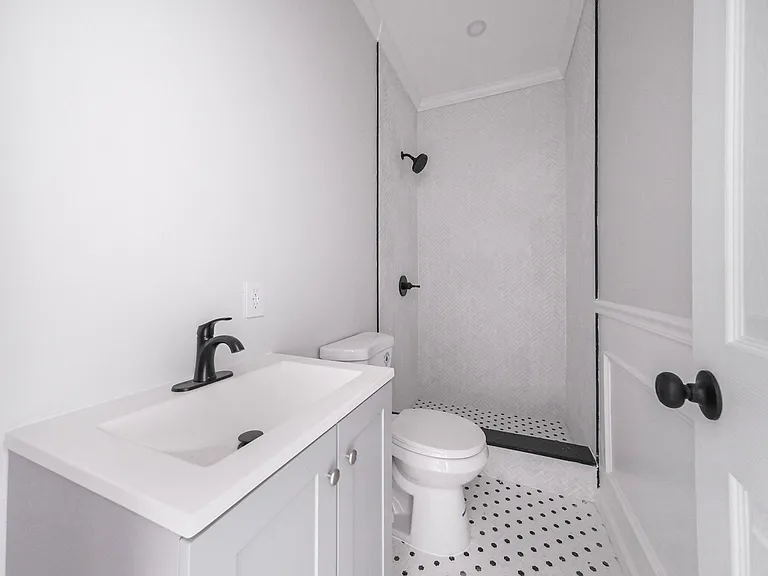 224 Amber St — Photo 14