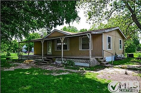 2nd image of 304 N Milam Ave