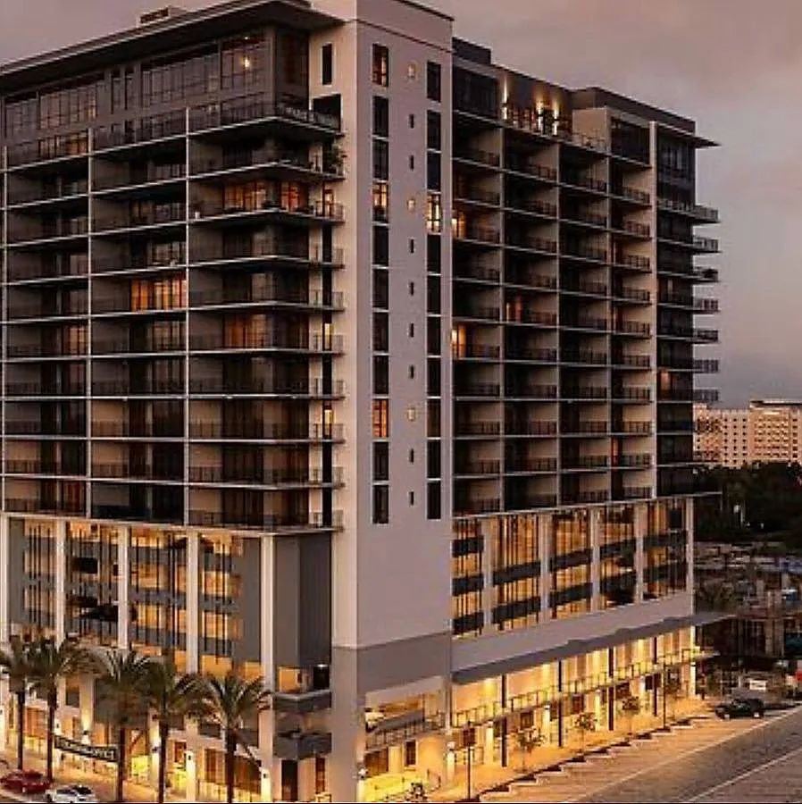 104 Main St N in Saint Petersburg, FL 33716 — Photo 3