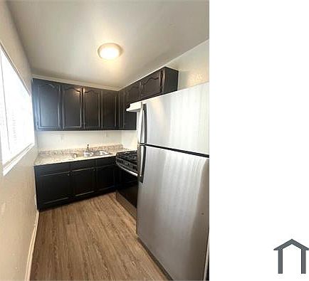 3rd image of 737 1/2 W 45th St