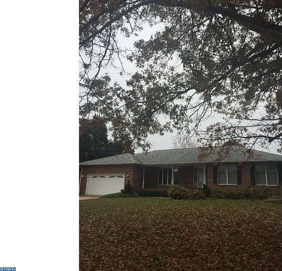 1st image of 227 N River Dr