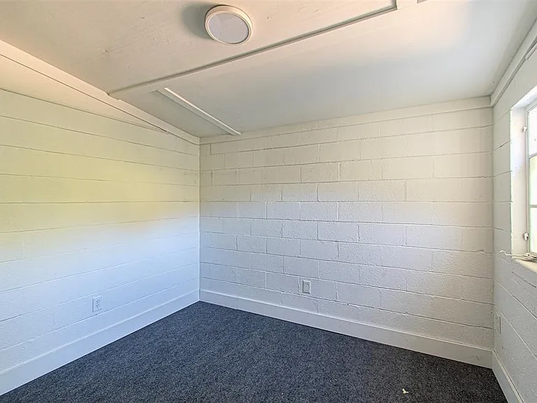 618 Crescent St — Photo 10
