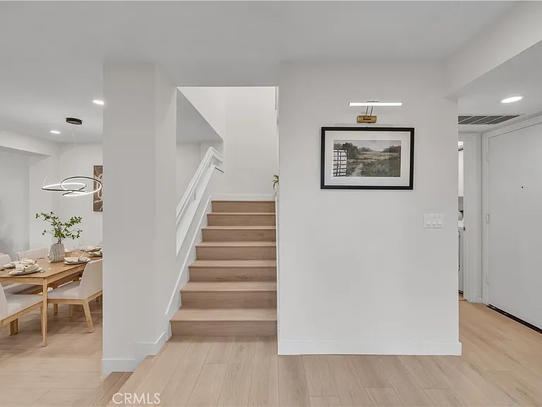 21 Lakefront — Photo 33