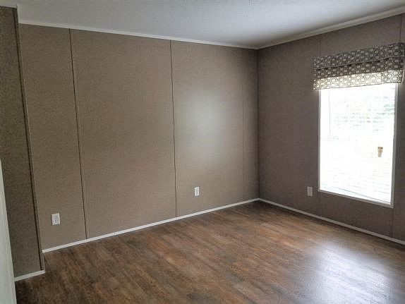 4th image of 1446 Holiday Ave
