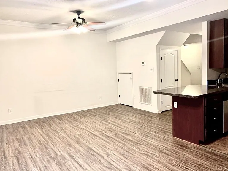 81 Catherine Ct — Photo 9