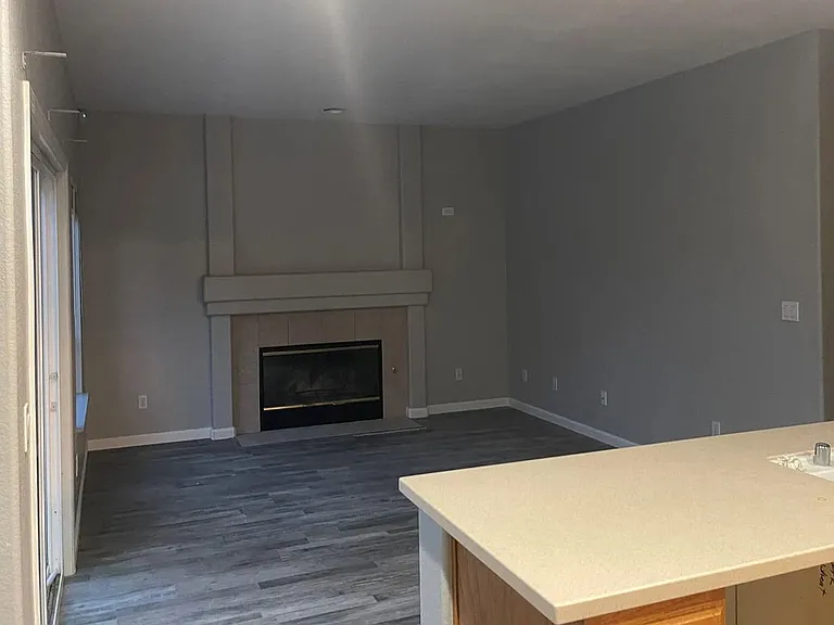 1437 Mayfield St — Photo 8