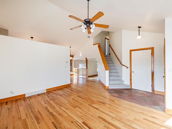 5th image of 710 E Highland Dr