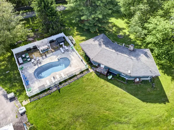 70 Meadowland Dr, Damascus, PA 18415