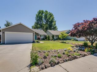 3028 SW Peridot Ave, Redmond, OR 97756