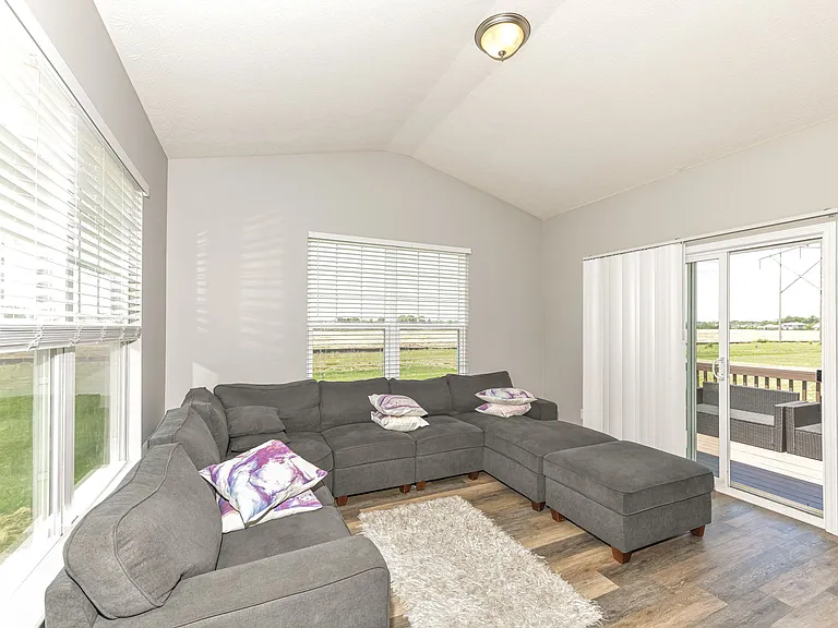 9818 Gallop Ln — Photo 31