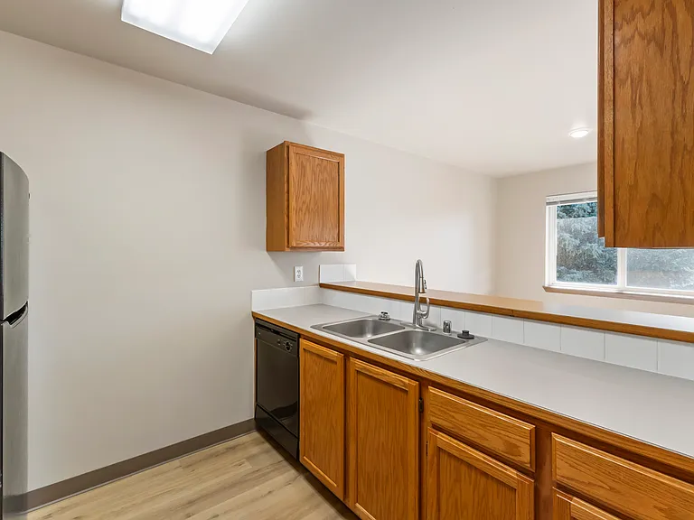 Ashton Apartments — Photo 102
