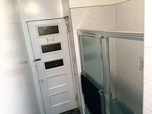 Rented by H.P. Greenfield Real Estate | media 3