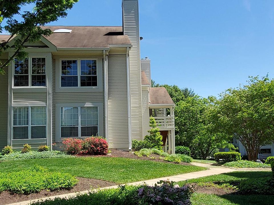 1st image of 4503J Hazeltine Ct