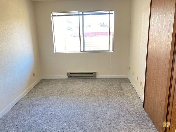5th image of 10730 Greenwood Ave N #25