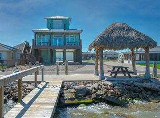 1323 S Water St, Rockport, TX 78382