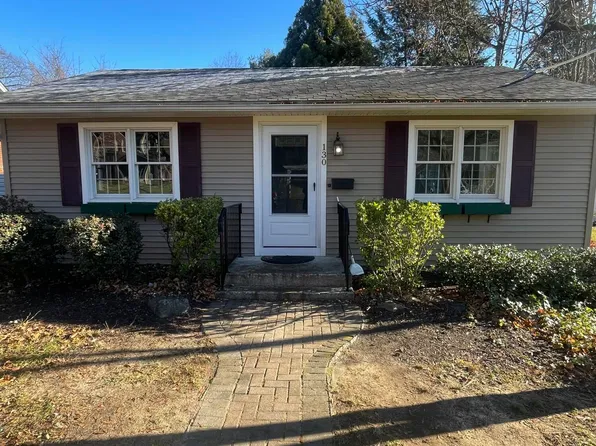 130 Stokes Ave, Stroudsburg, PA 18360
