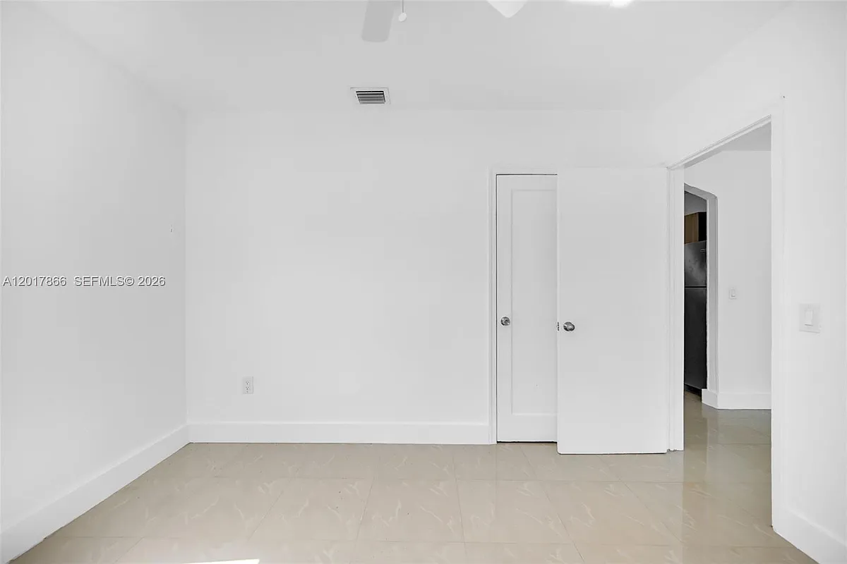 Building Photo - 577 NW 90th St #555