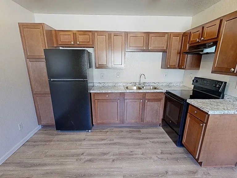 8038 S Central Ave #8 — Photo 1