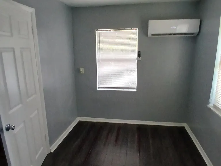 1645 NE 149th St #4 — Photo 27