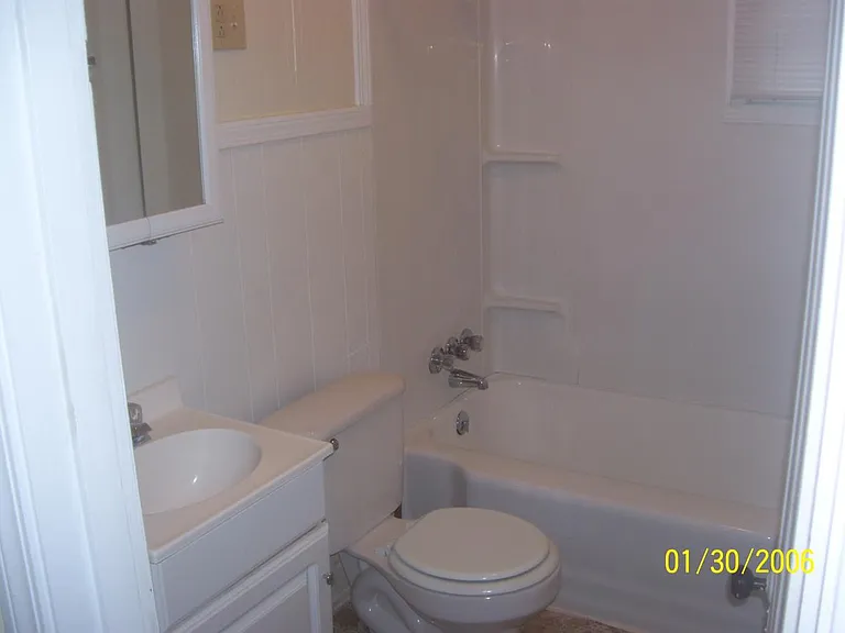 Bath room tub/shower combo