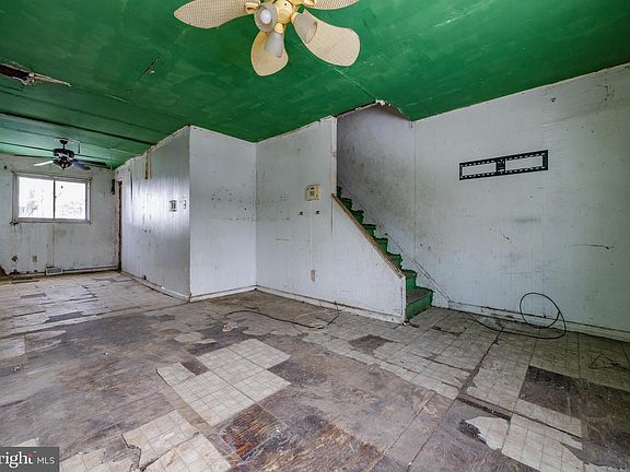 2nd image of 1010 Kenwood Ave