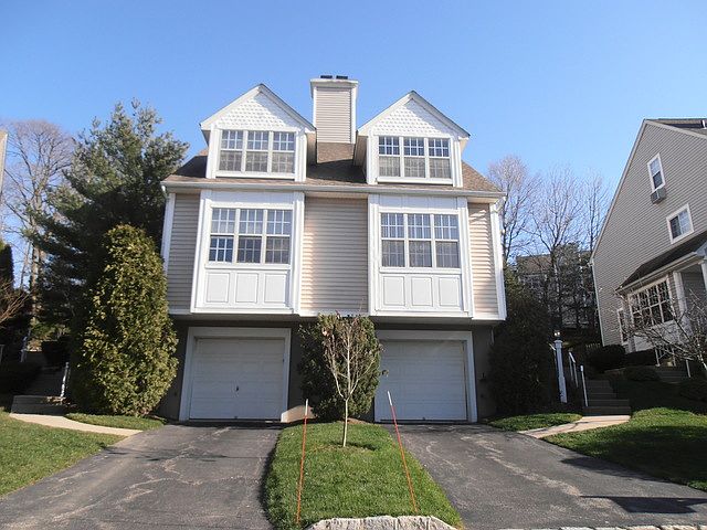 1st image of 6 Clubway Cir