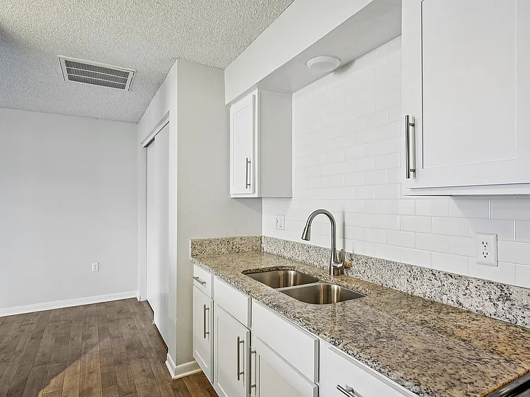 19-web-or-mls-Harden Blvd-S2503-018