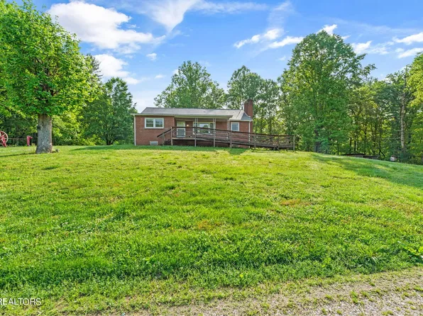 1979 Deermont Rd, Oakdale, TN 37829