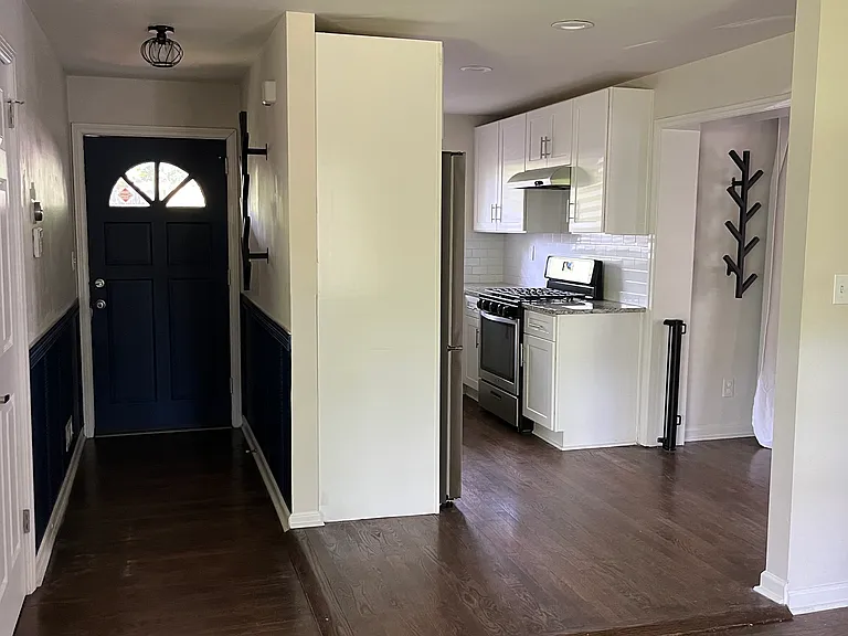 Entryway with custom moulding.
