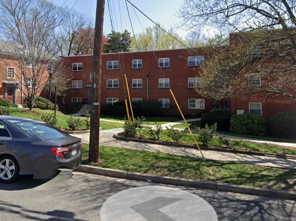 5216 8th Rd S, Arlington, VA 22204