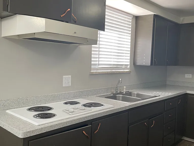 Harvin Apartments — Photo 14