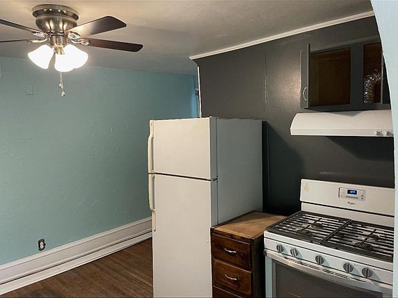 2nd image of 3914 Campbell St #2