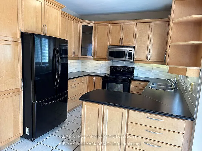 15 Magenta St — Photo 5