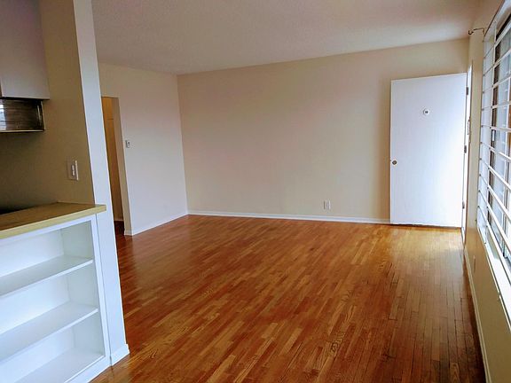 5th image of 1440 Logan St #8