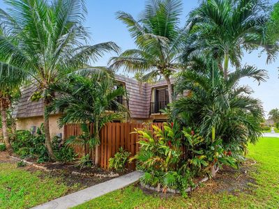 853 Springdale Circle, Palm Springs, FL, 33461
