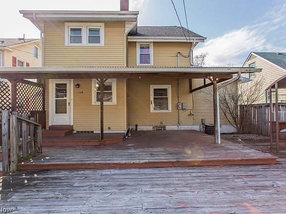 2nd image of 167 Oak Knoll Ave SE