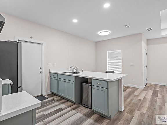 3rd image of 23409 Tangerine Ave