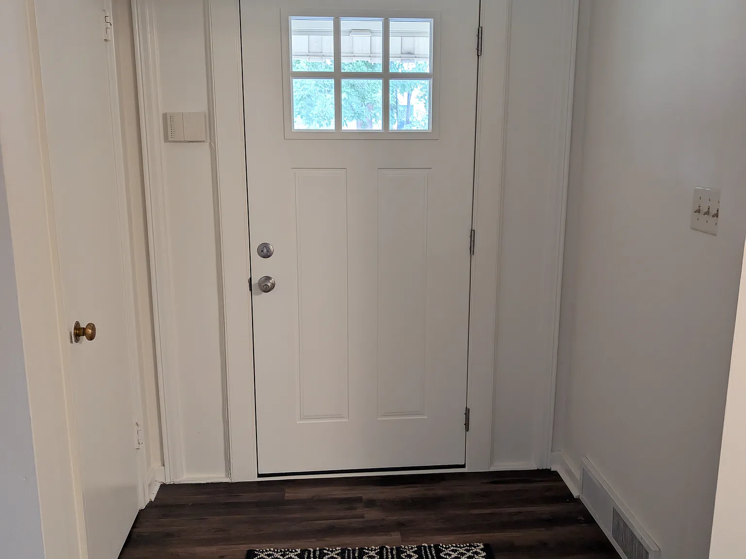 136 S Dellrose Ave — Photo 2