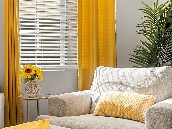 3rd image of 10159 Julianne Ave #10159