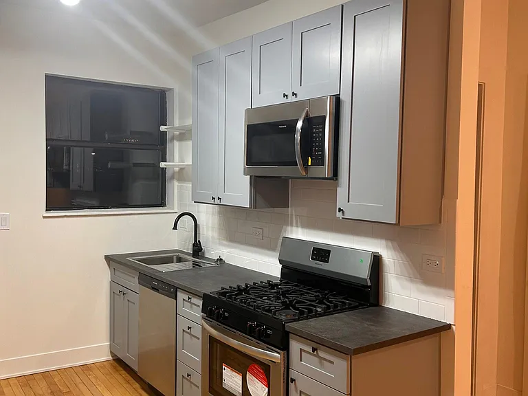 617 N Oakley Blvd #2 — Photo 6