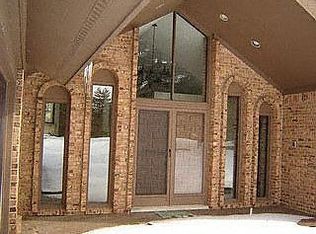 4681 Wendrick Dr, West Bloomfield, MI 48323