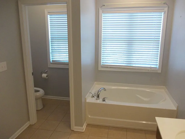 9525 Burford Ln NW — Photo 16