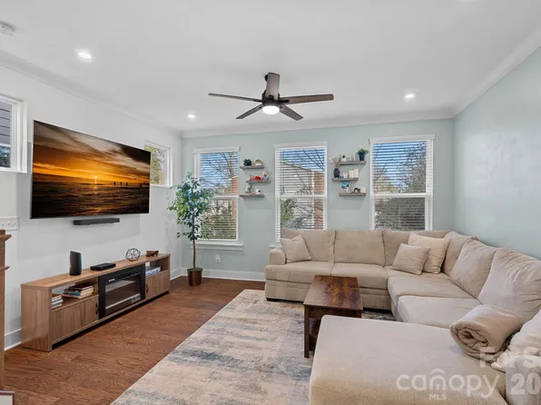 4012 Capital Ridge Ct, Charlotte, NC 28205