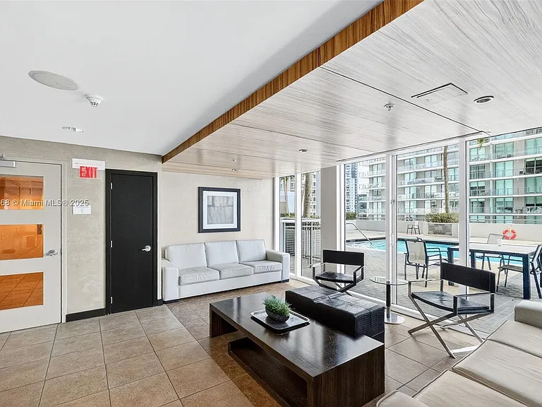 60 SW 13th St #15 — Photo 19