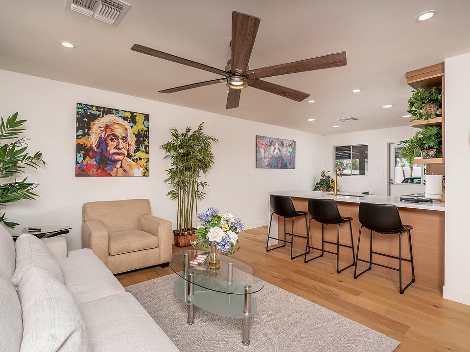 4924 N Woodmere Fairway #2