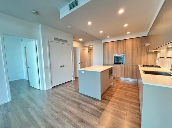 3809 Evergreen Pl #1006, Burnaby, BC V3J 0M1