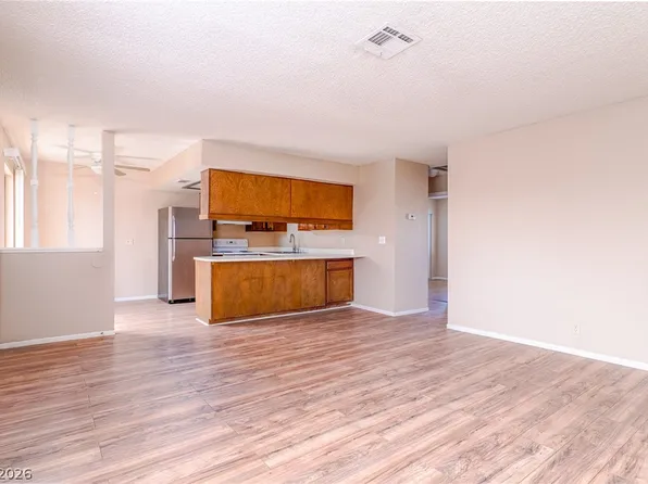 4300 N Lamont St APT 251, Las Vegas, NV 89115