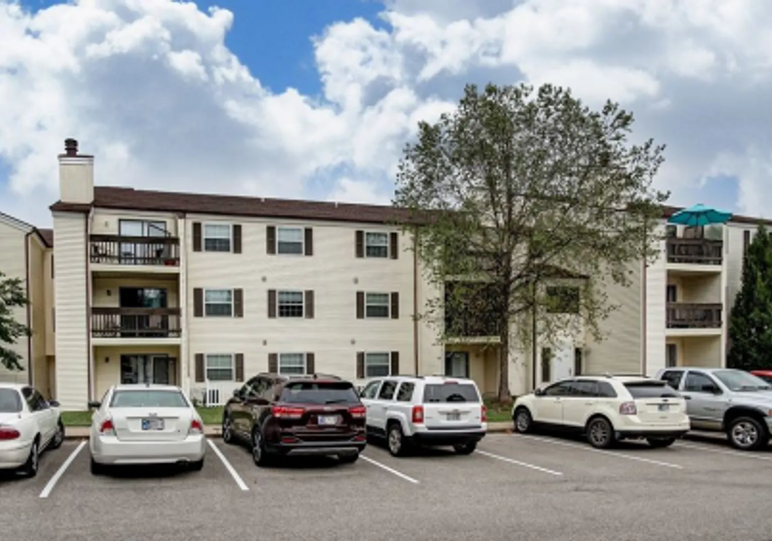 Foxfire West Apartments — Photo 3