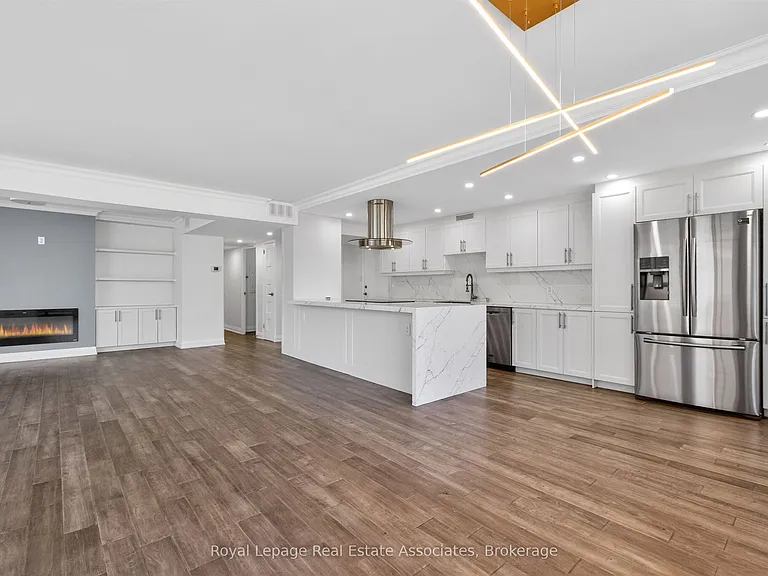 39 Stavebank Rd W #404 — Photo 8